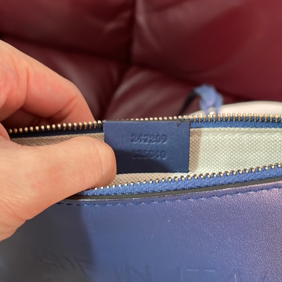 COPY - Gucci Tote Handbag “Gucci craft” medium tote with detachable pocket - Picture 3 of 16